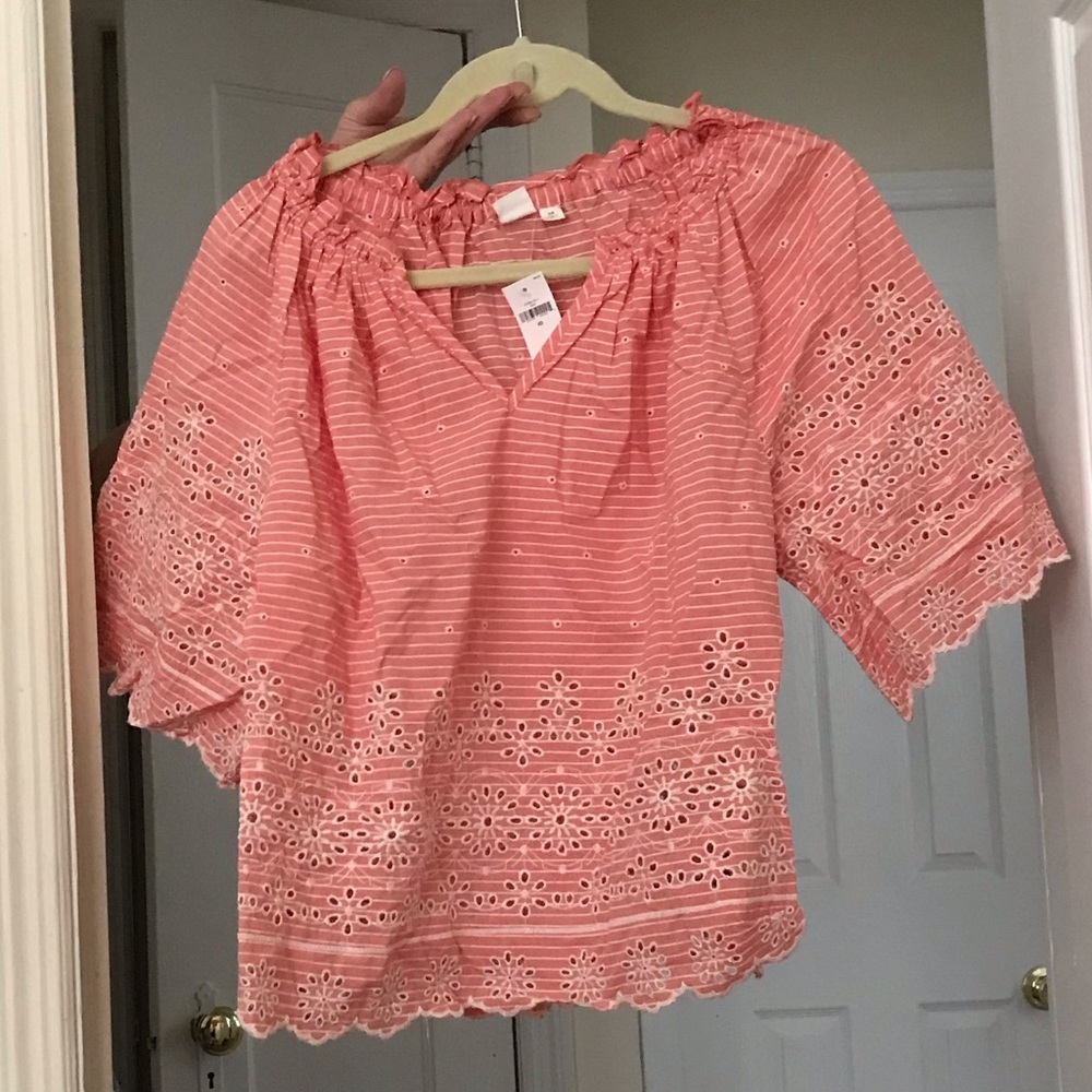 NEW Gap short sleeve eyelet shirt